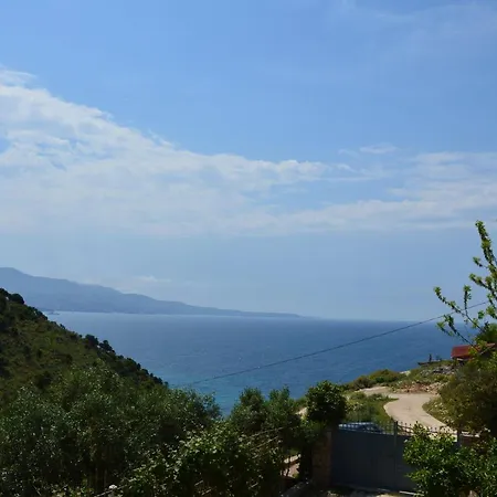 アパートホテル Mirror Ksamil - Zervo Sarandë