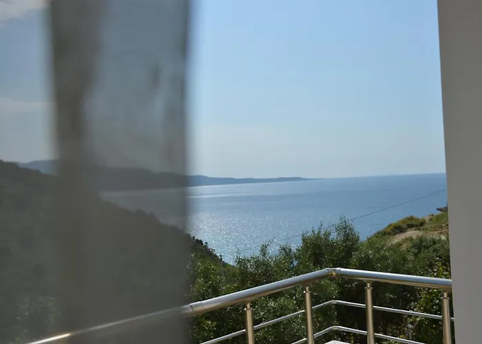 Aparthotel Mirror Ksamil - Zervo 3*