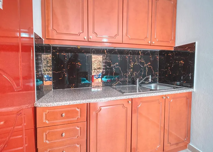 Mirror Ksamil - Zervo